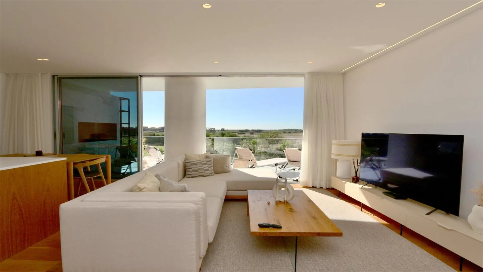 Apartment Lake24 Cd256- Cleverdetails, 3 Bedroom Apartment, Sleeps 6, Near To Falesia Beach And The Marina Vilamoura